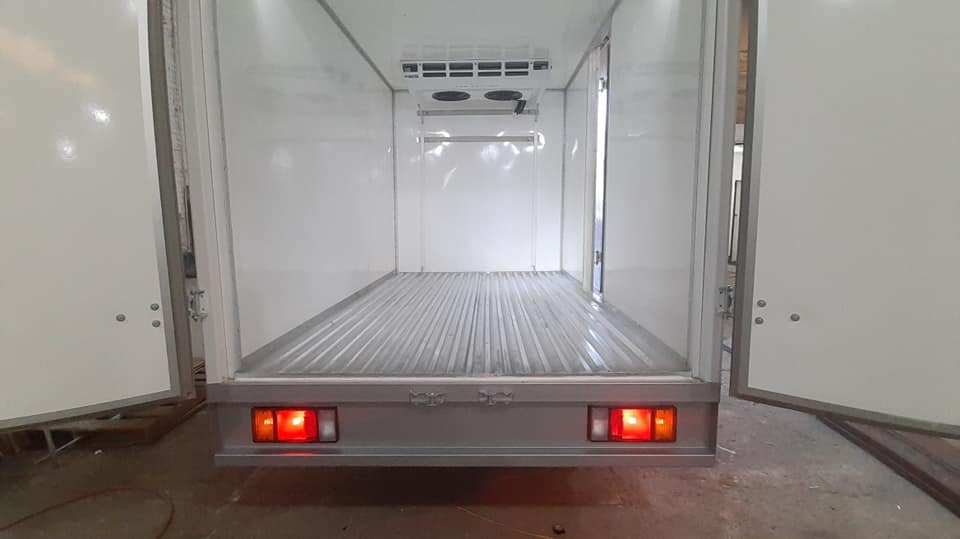 Equipo de refrigeración instalado en caja térmica