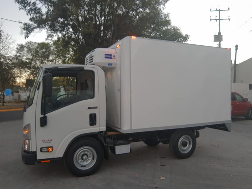 Caja térmica aislada para transporte de mercancías
