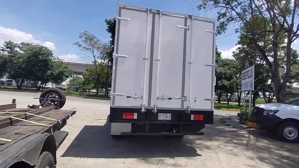 Caja térmica a medida para camioneta de 3.5 toneladas